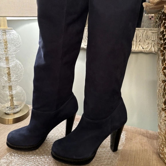 nike knee high sneaker boots